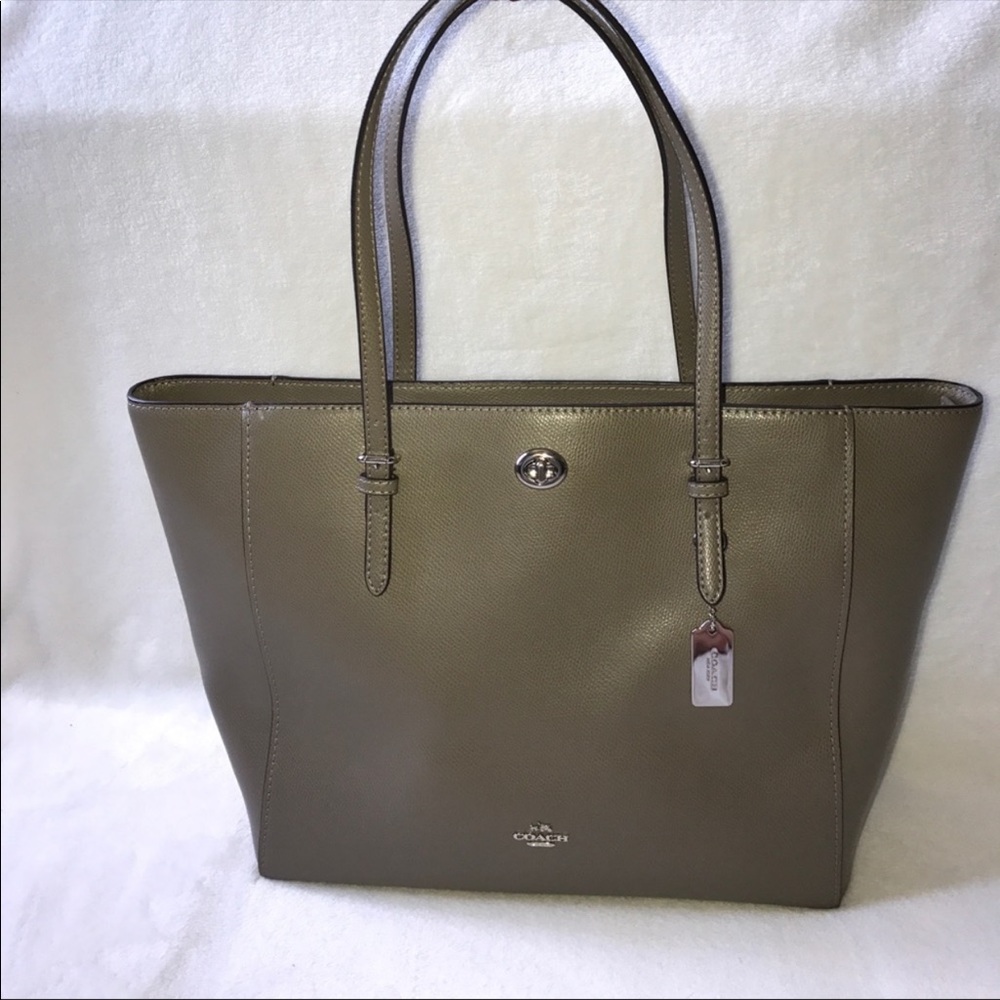 💋 Coach Turn Lock Tote